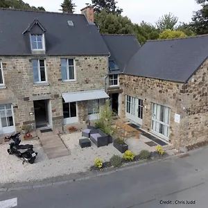 https://gites-les-2-hermines.inbrittany.com
