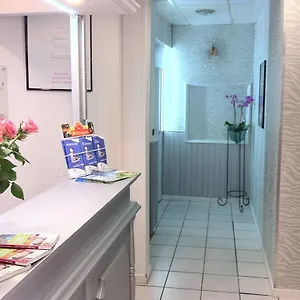 Aux Armes De Belgique Hotel